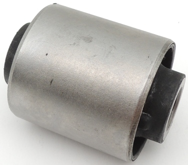 Pusla kumi-metalli taka-akselin pitkitt�isen alatukitangon p��h�n 6/1997...